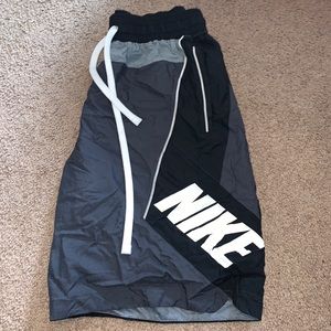 Mens Nike Swim Trunks Excellent black Grey Large